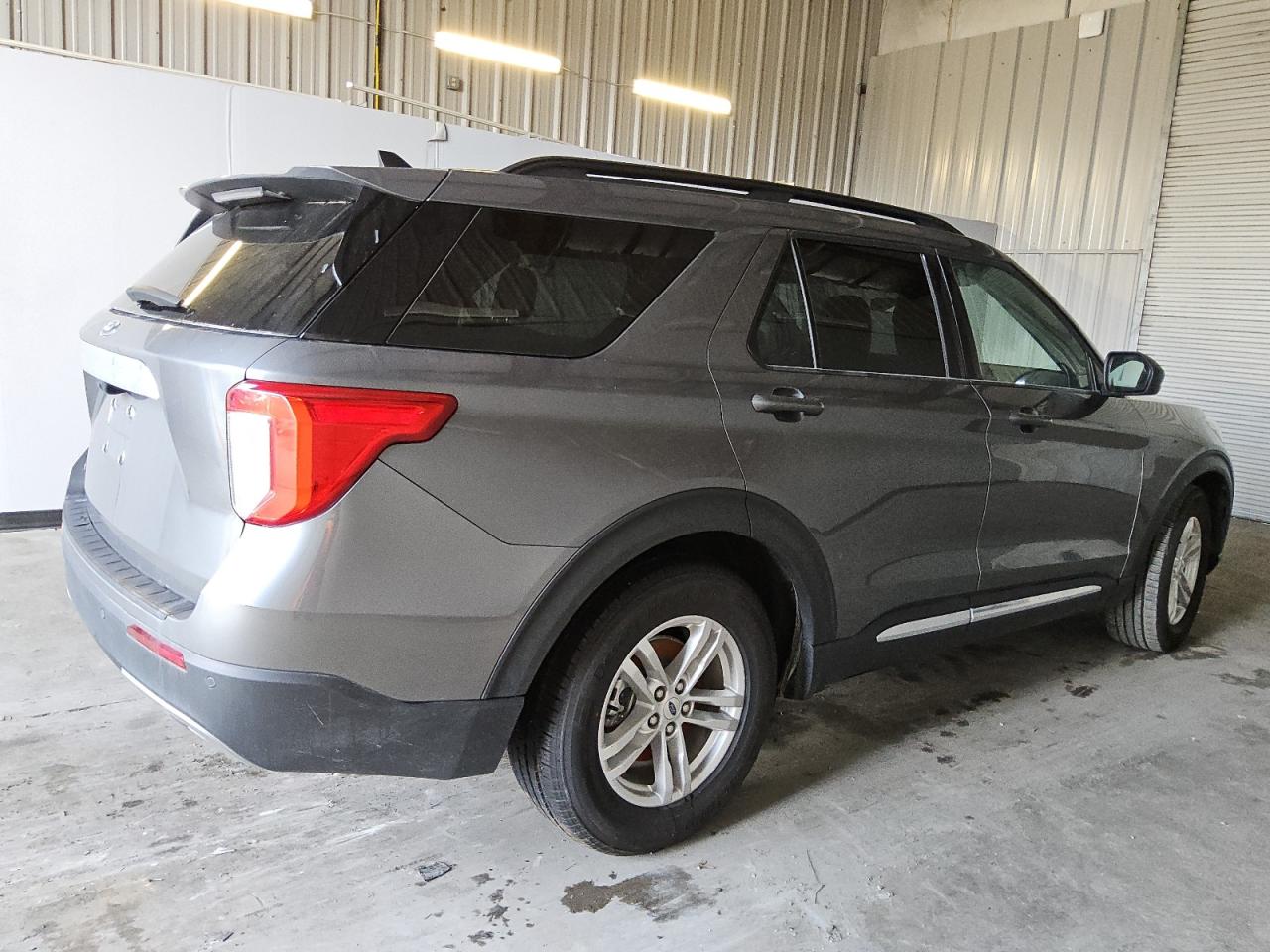 2023 Ford Explorer - Image 3