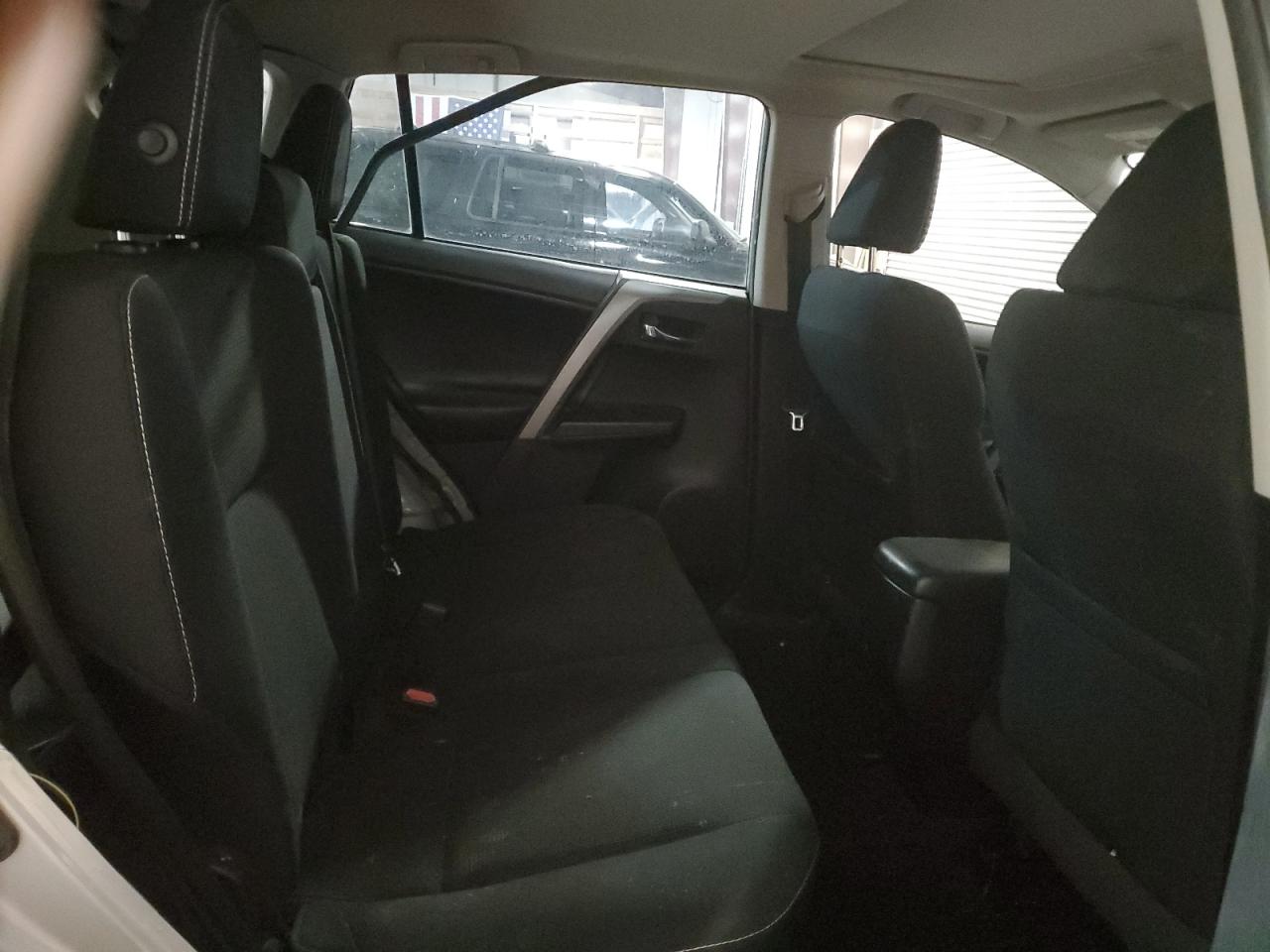2018 Toyota RAV 4 - Image 11