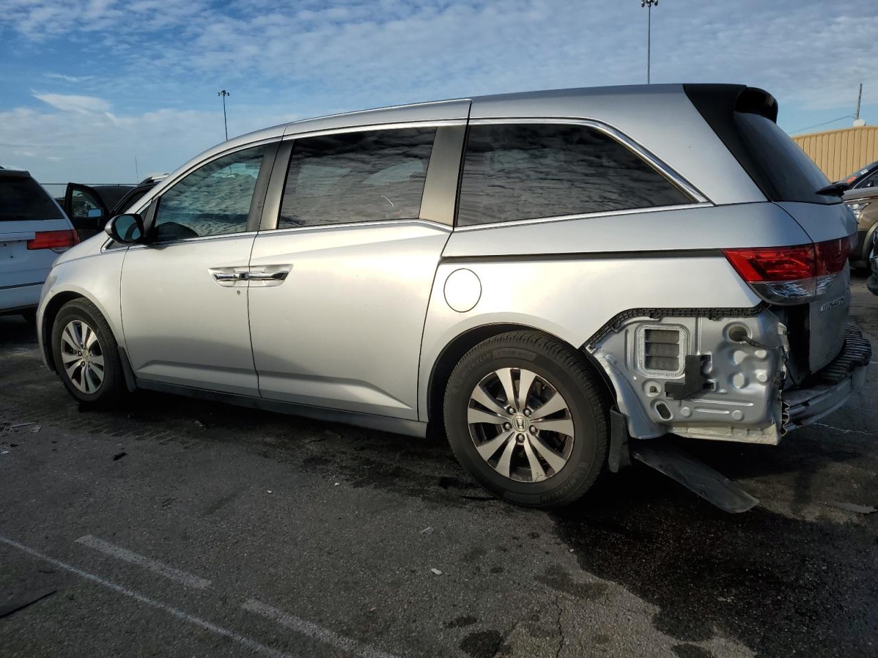 2014 Honda Odyssey - Image 2