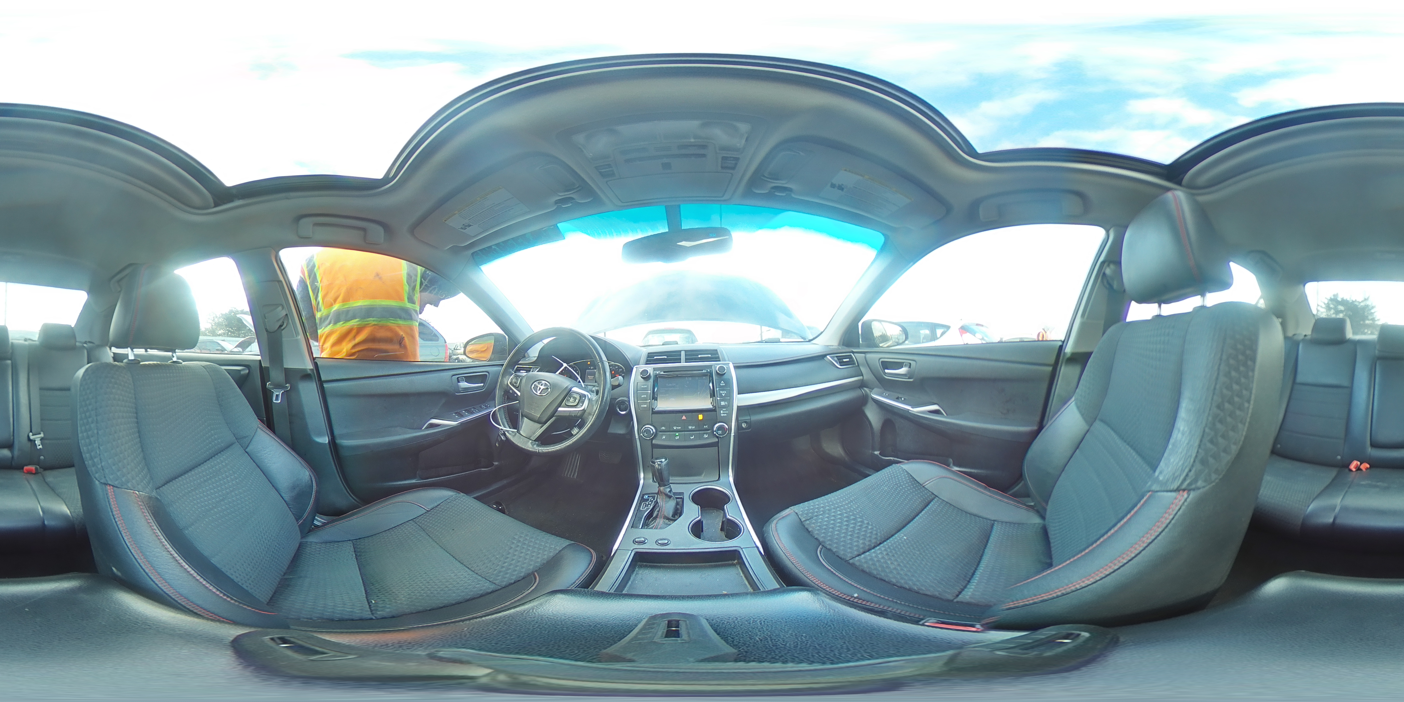 2015 Toyota Camry - Image 12