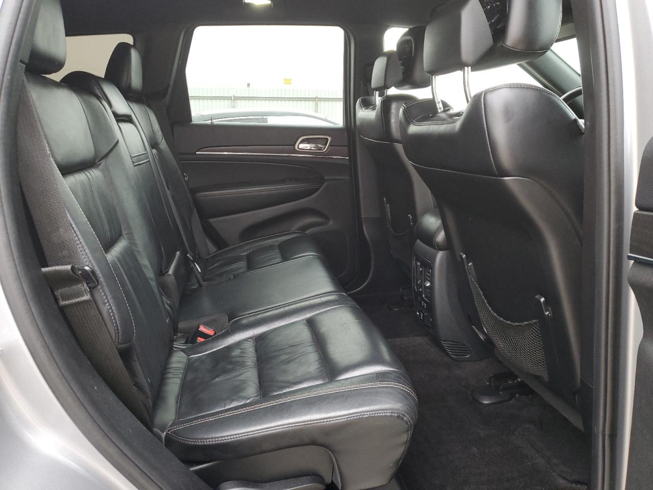 2015 Jeep Grand Cherokee - Image 11