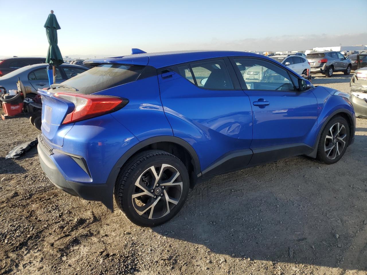 VIN NMTKHMBX8JR014485 2018 TOYOTA C-HR no.3