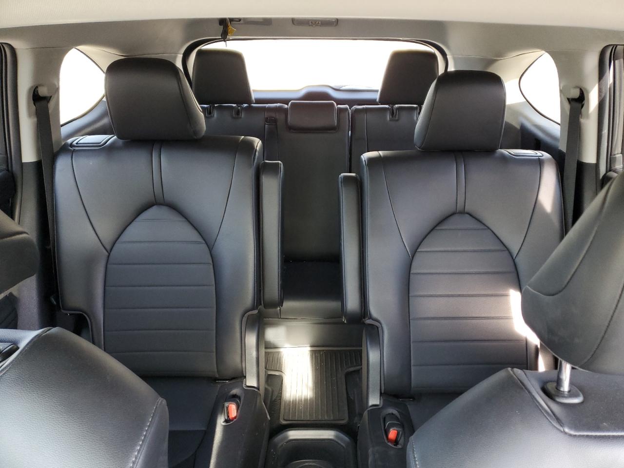 2022 Toyota Highlander - Image 10