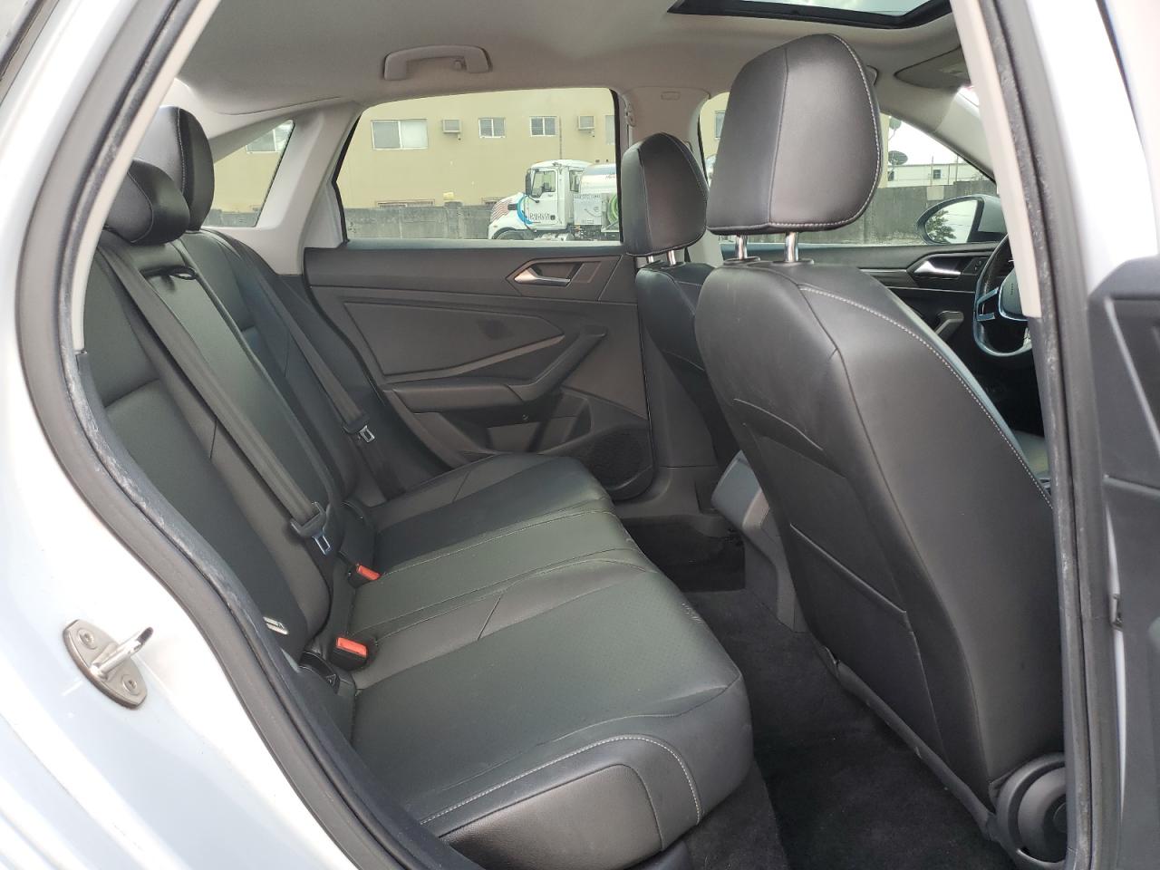 2019 Volkswagen Jetta - Image 10