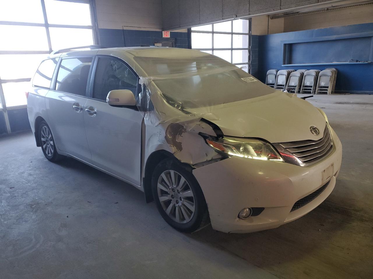 2015 Toyota Sienna - Image 4