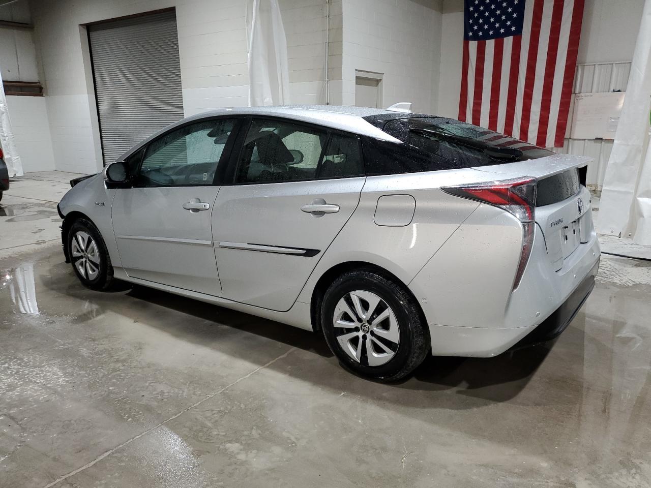 VIN JTDKARFU3H3032892 2017 TOYOTA PRIUS no.2