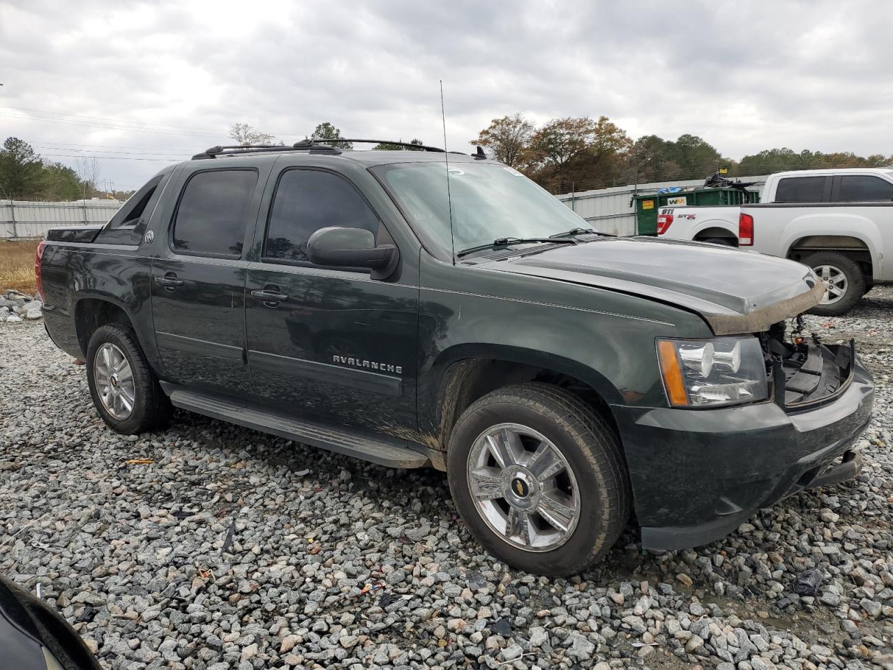 VIN 3GNMCFE09DG240144 2013 CHEVROLET AVALANCHE no.4