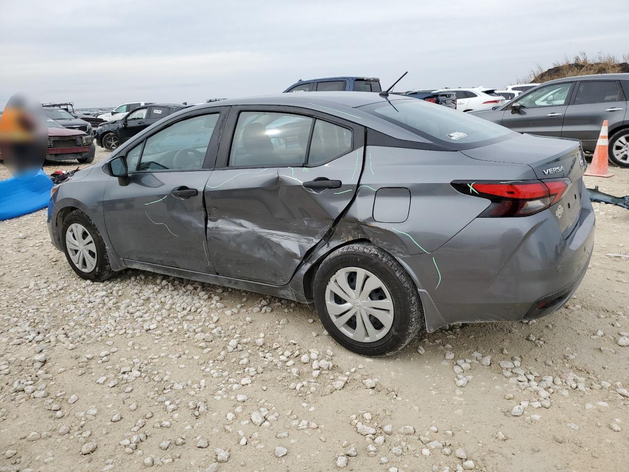 2021 Nissan Versa - Image 2