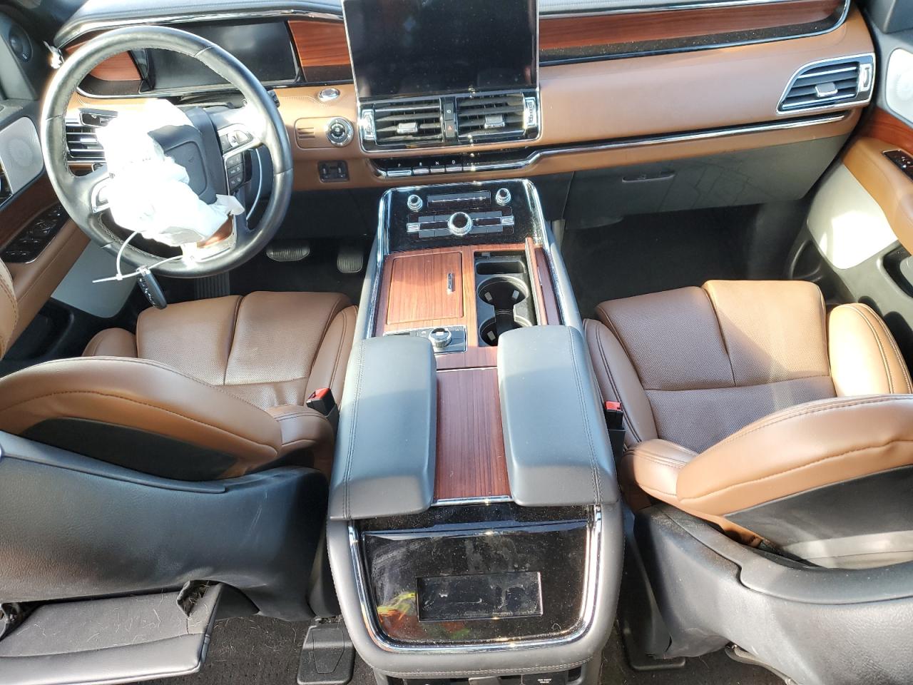 2023 Lincoln Navigator - Image 8