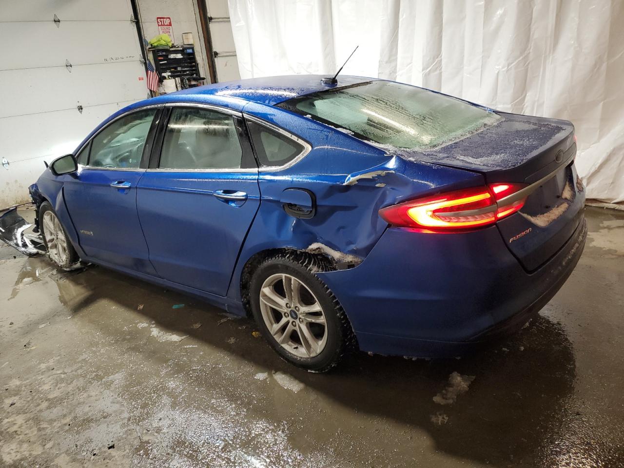 VIN 3FA6P0LU6JR147757 2018 FORD FUSION no.2