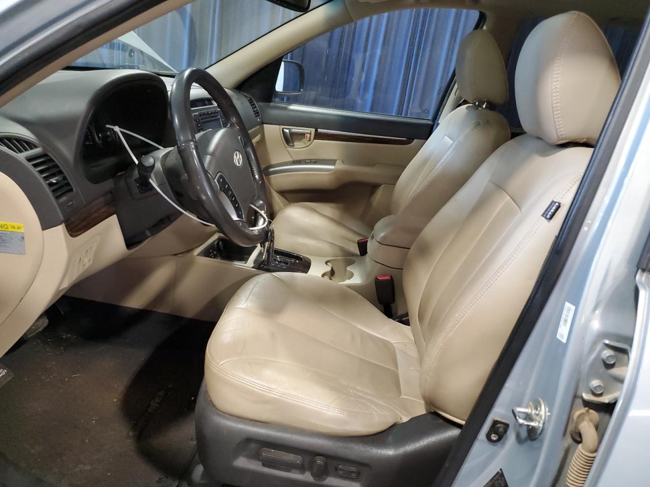 2010 Hyundai Santa Fe - Image 7