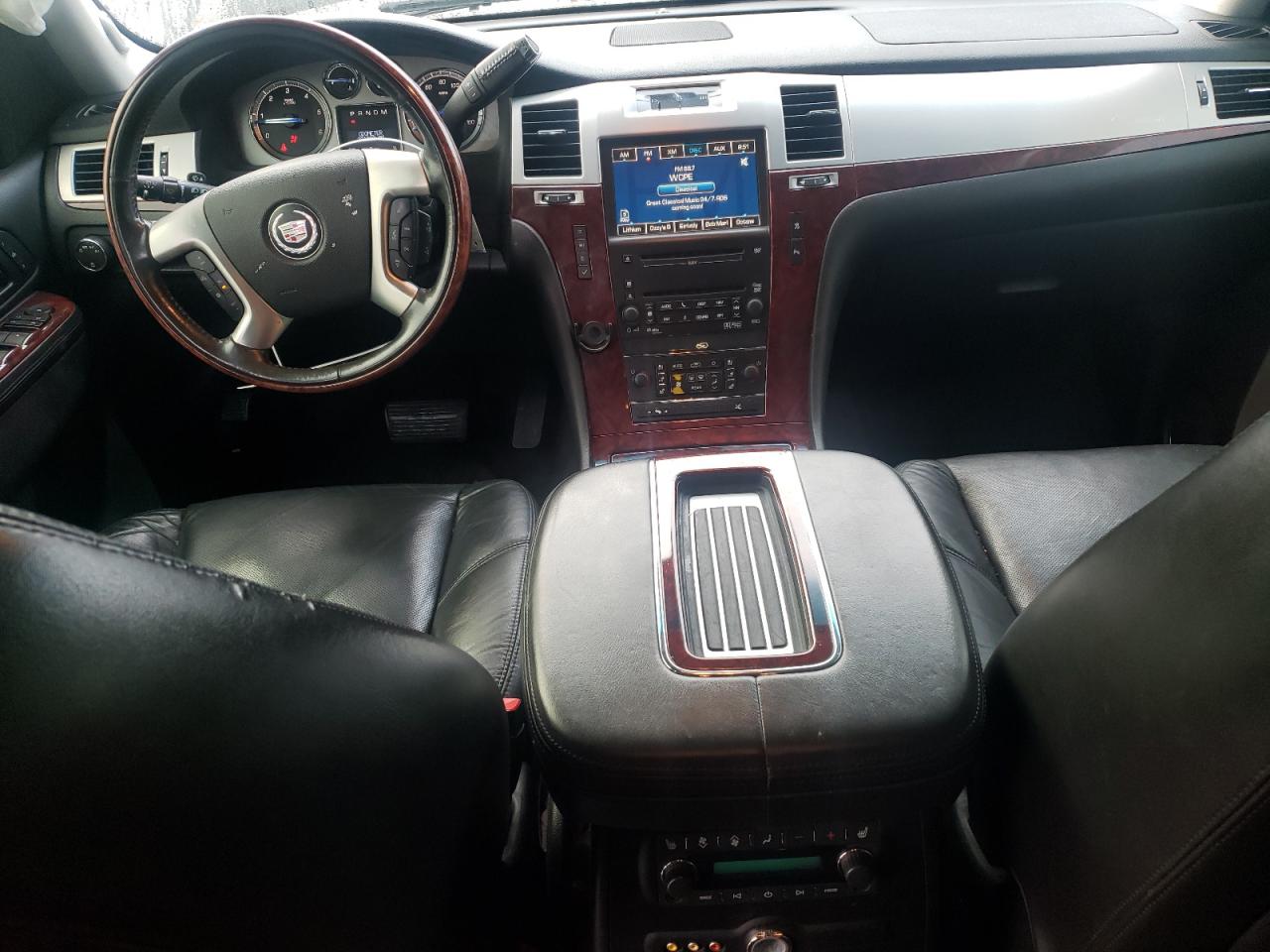 2010 Cadillac Escalade - Image 8