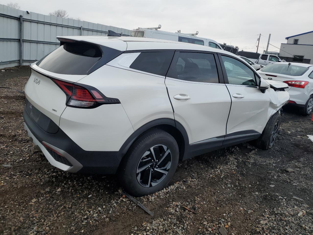 2023 Kia Sportage - Image 3