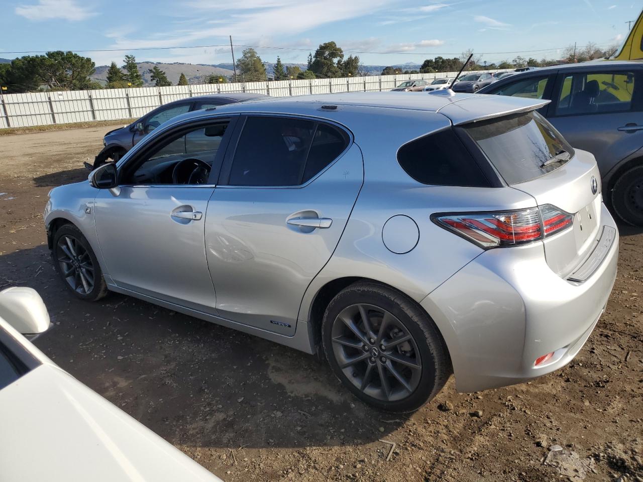 VIN JTHKD5BH3D2158855 2013 LEXUS CT 200 no.2