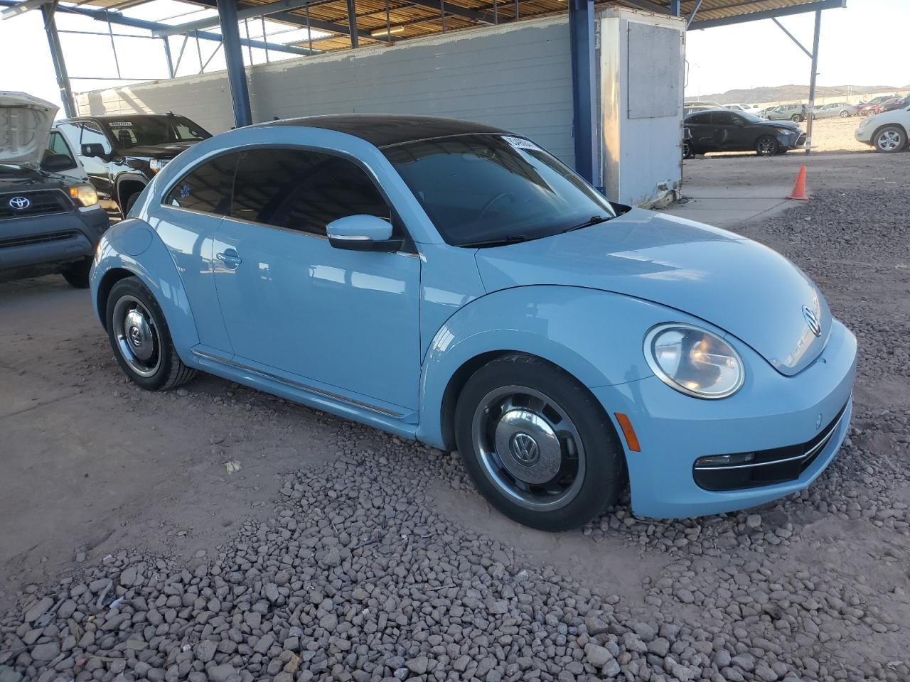 2013 Volkswagen Beetle - Image 4