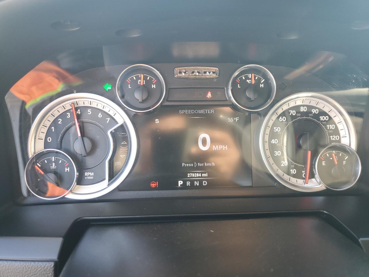 2014 RAM 1500 - Image 9