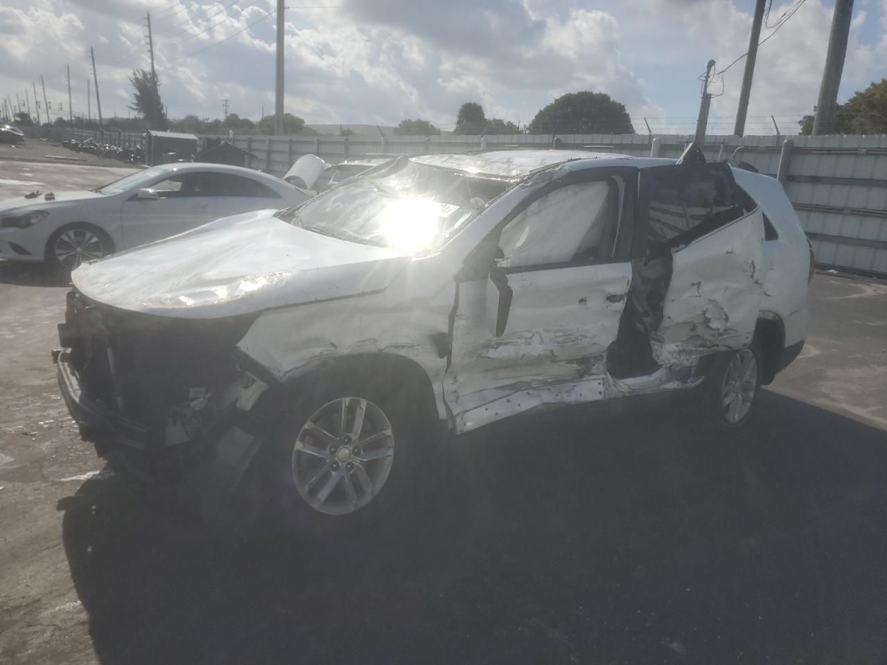 VIN 5XYKT4A65FG649113 2015 KIA SORENTO no.1