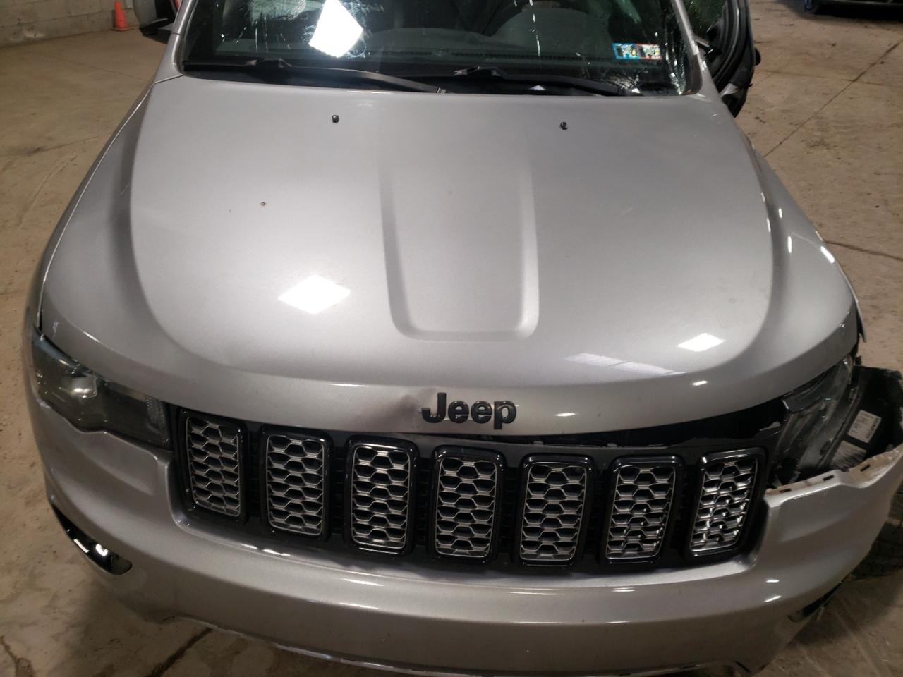 2018 Jeep Grand Cherokee - Image 13