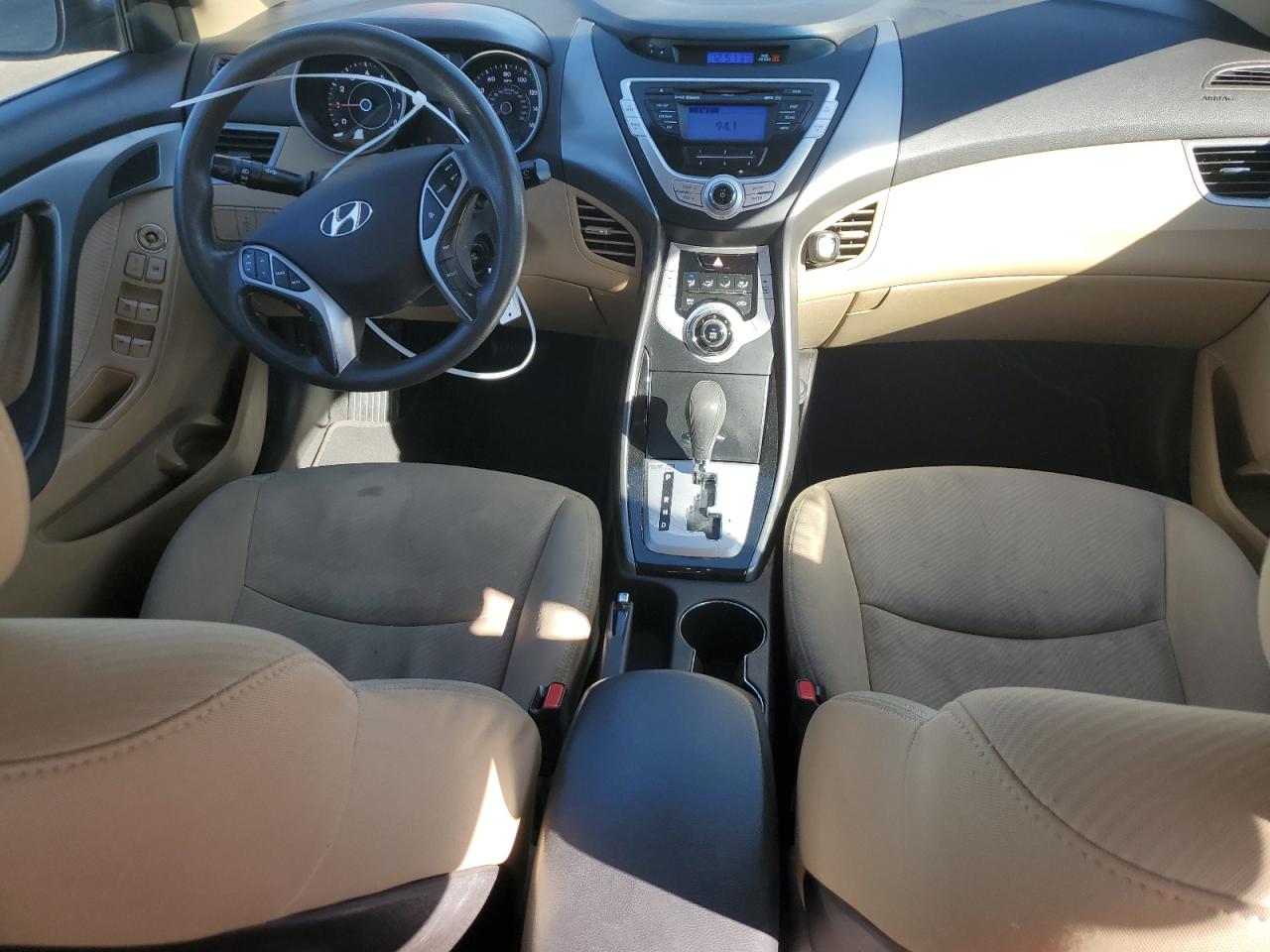 2011 Hyundai Elantra - Image 8