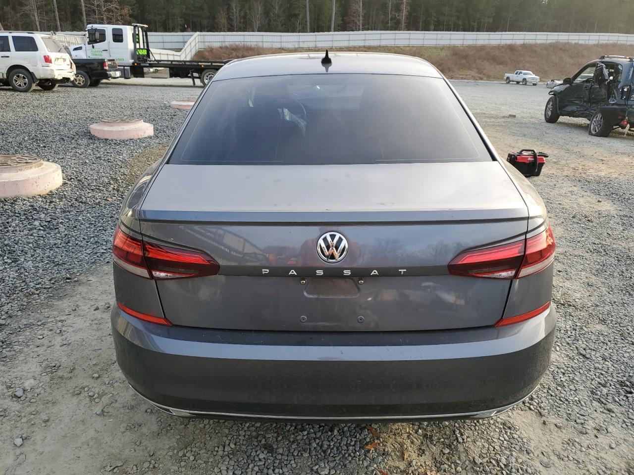 2020 Volkswagen Passat - Image 6