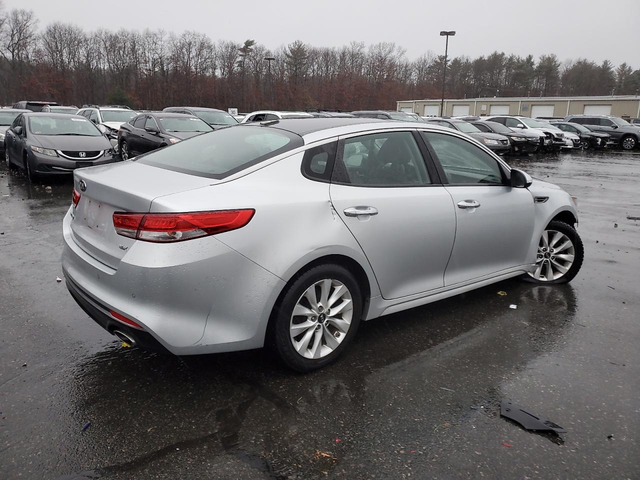 VIN 5XXGU4L39GG056057 2016 KIA OPTIMA no.3