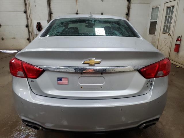 Sedans CHEVROLET IMPALA 2016 Srebrny