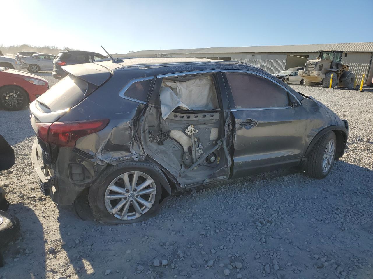 2018 Nissan Rogue - Image 3