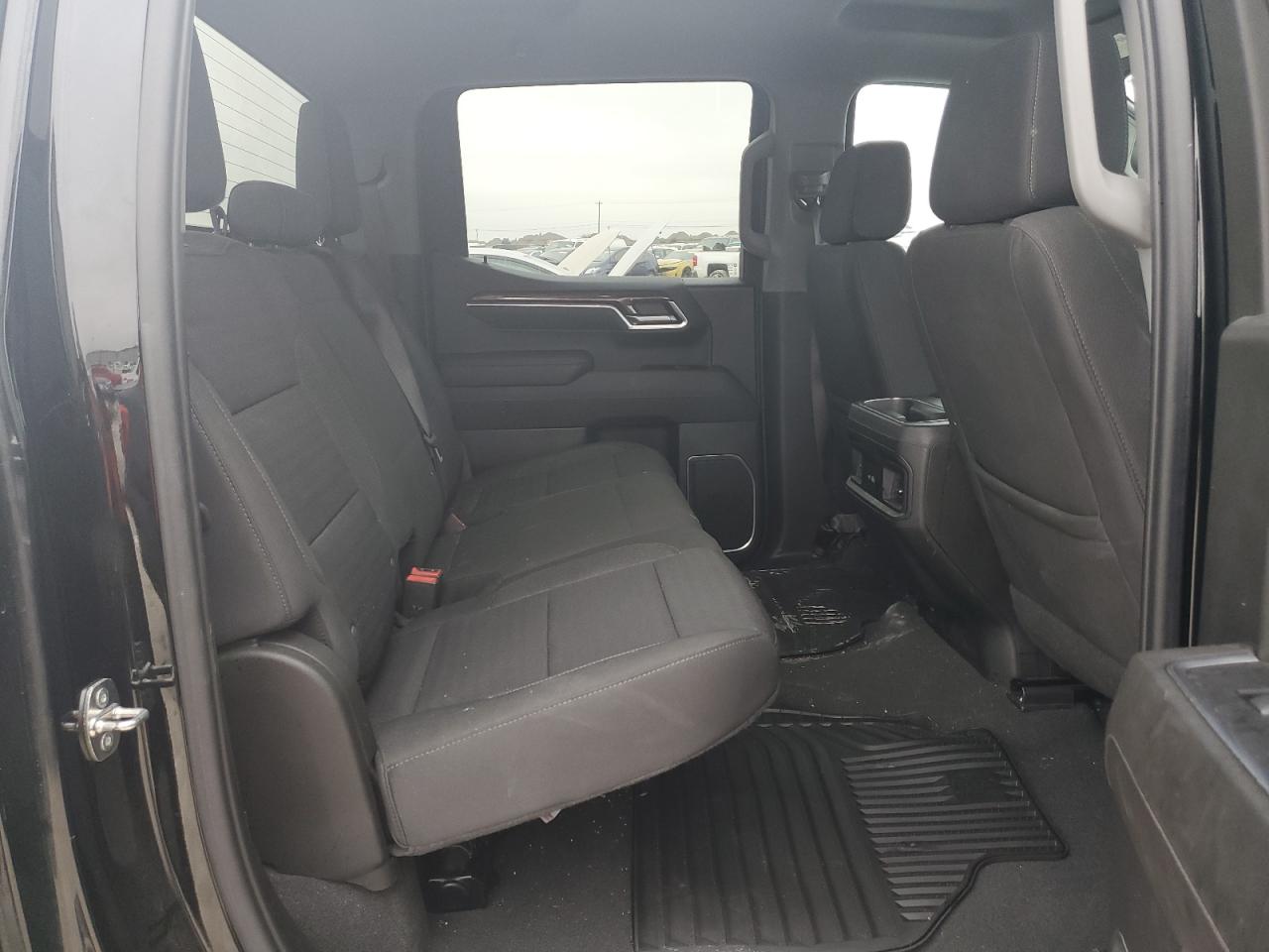 2022 Chevrolet Silverado - Image 10