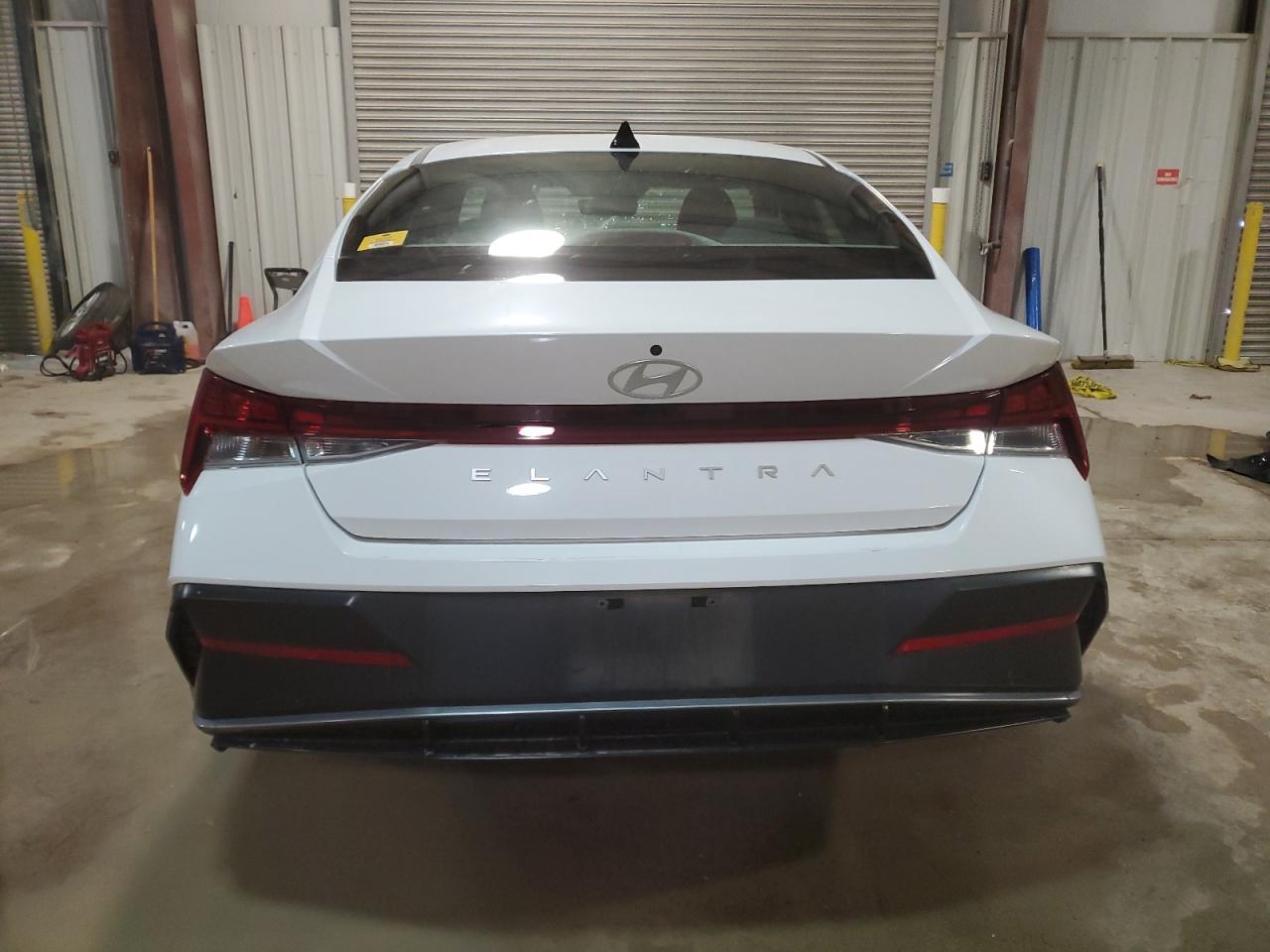 2024 Hyundai Elantra - Image 6