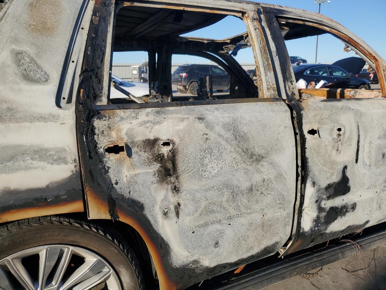 2017 Cadillac Escalade - Image 10