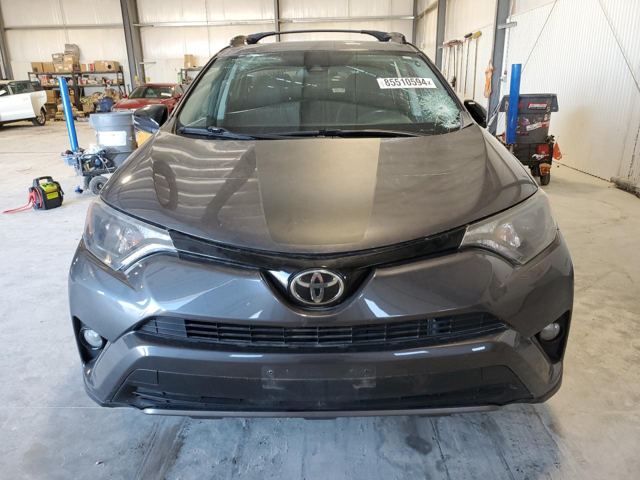 2018 Toyota RAV 4 - Image 5