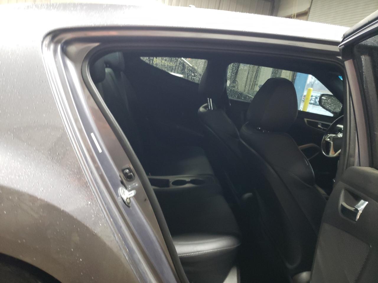 2016 Hyundai Veloster - Image 10