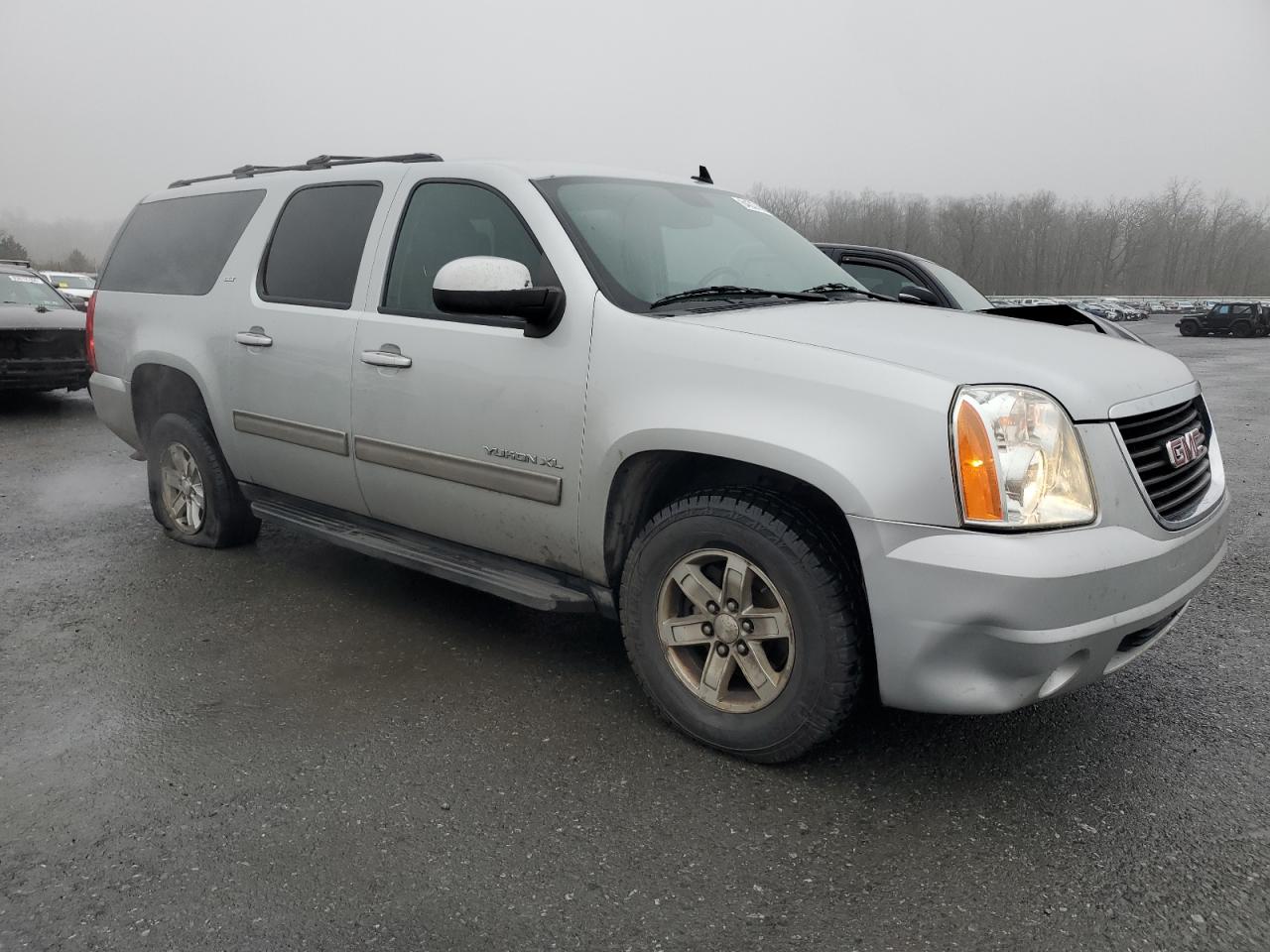 2013 GMC Yukon - Image 4