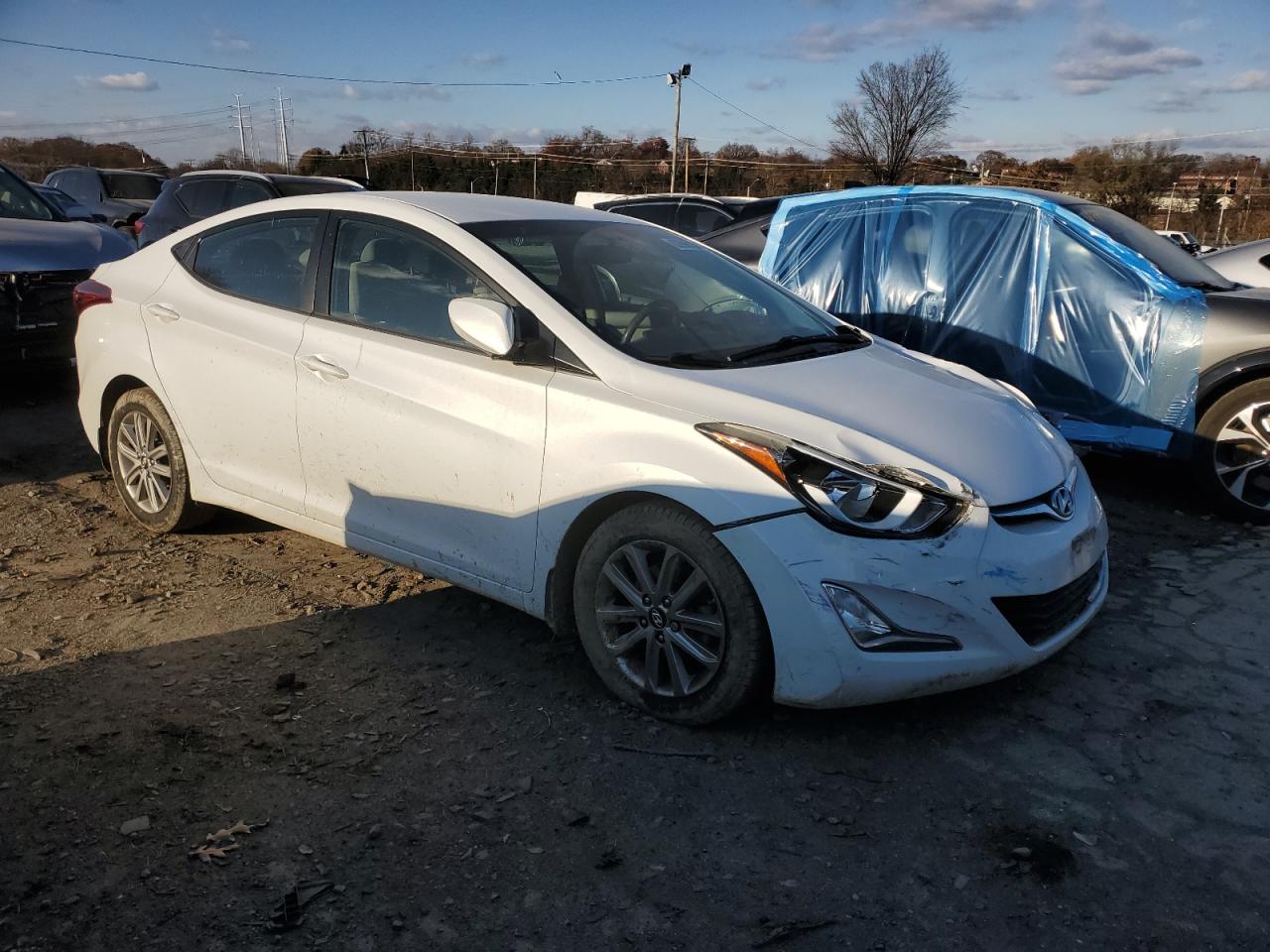 2015 Hyundai Elantra - Image 4