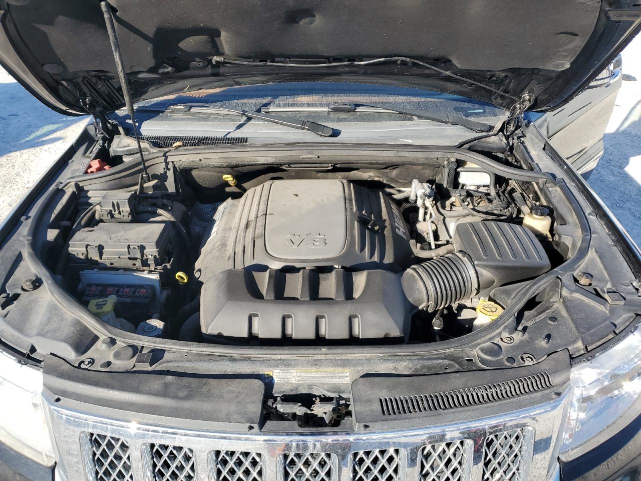 2012 Jeep Grand Cherokee - Image 12