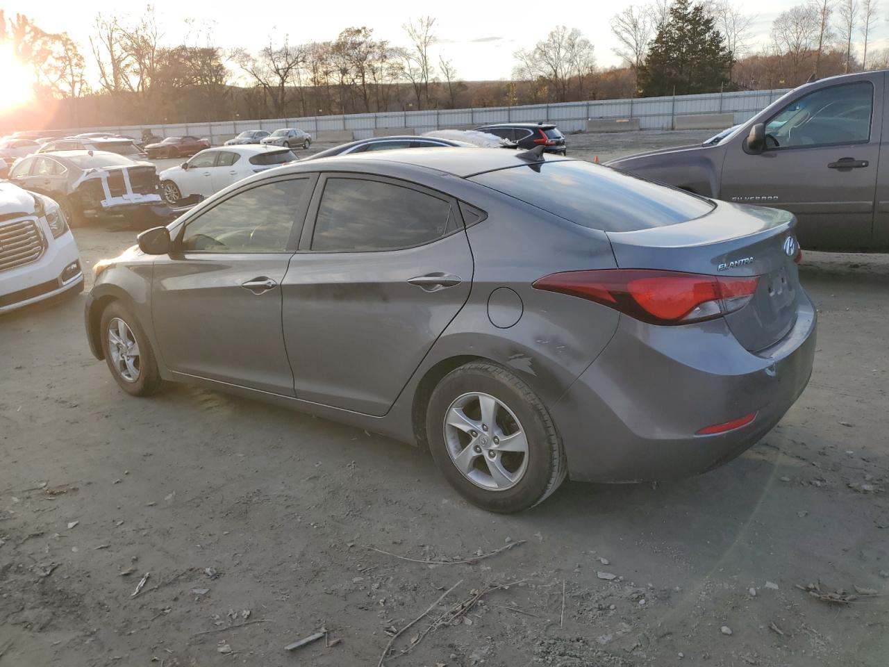 2014 Hyundai Elantra - Image 2