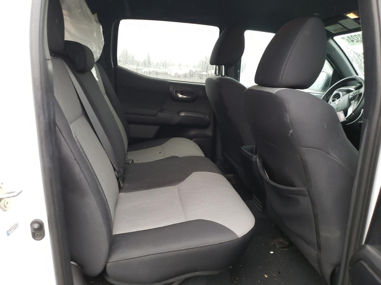 2020 Toyota Tacoma - Image 10