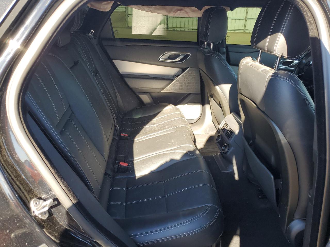 2018 Land Rover Range Rover - Image 11