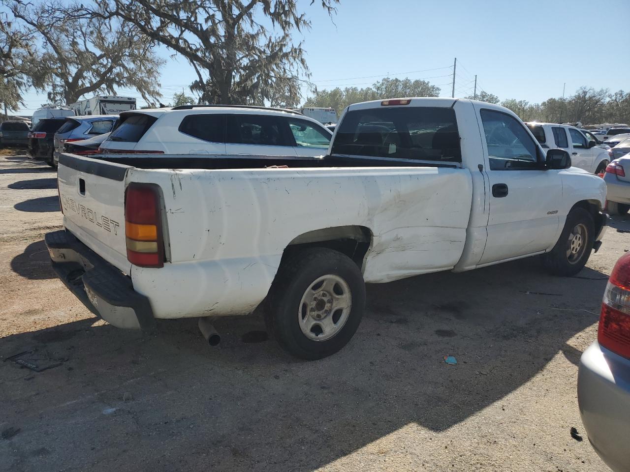 2000 Chevrolet Silverado - Image 3