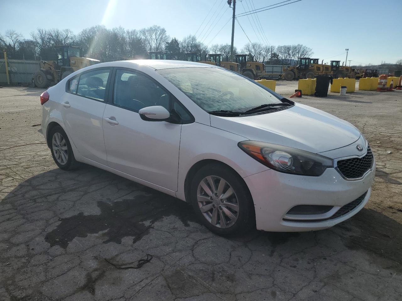 VIN KNAFX4A68F5269615 2015 KIA FORTE no.4