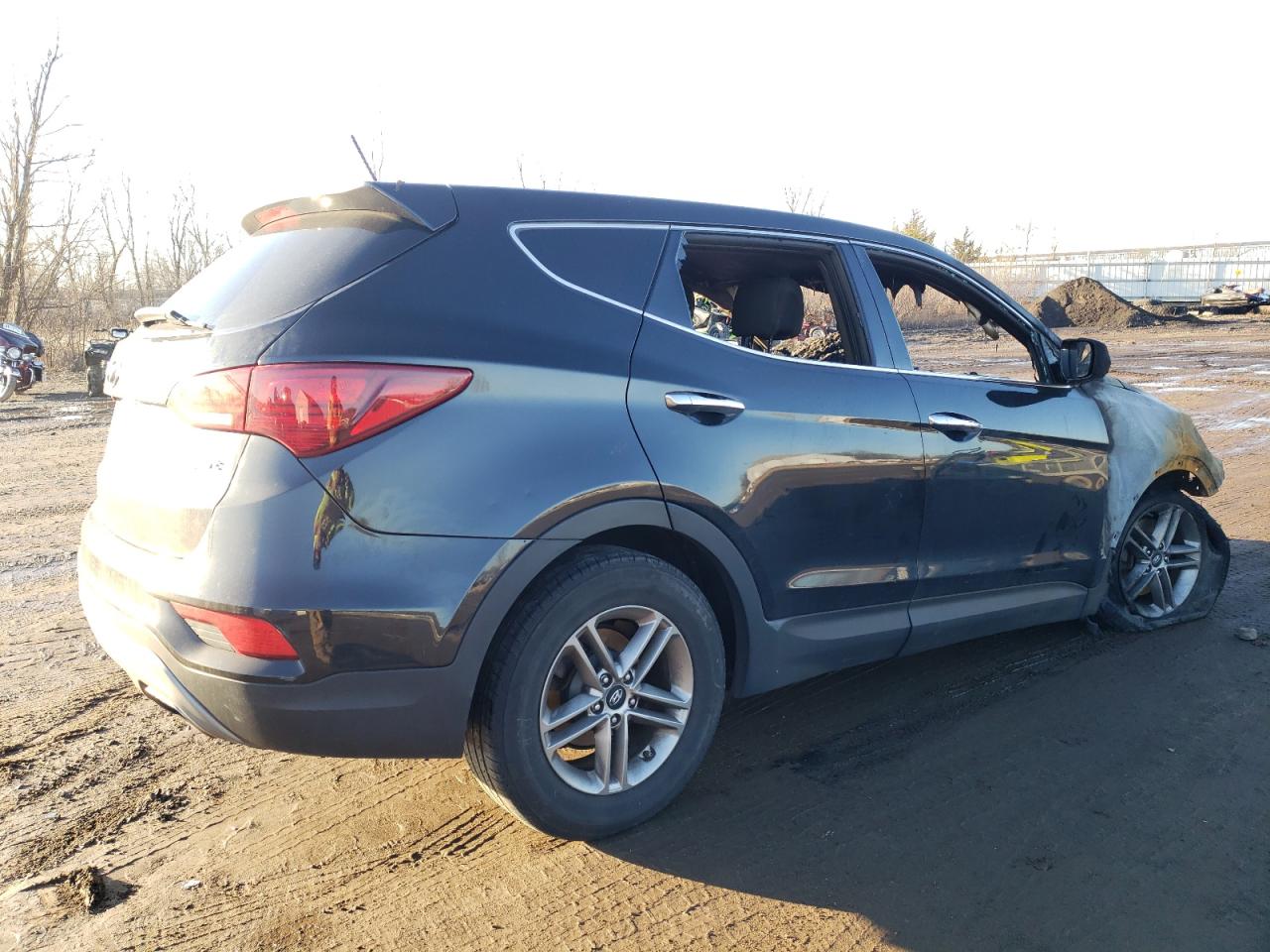 2018 Hyundai Santa Fe - Image 3