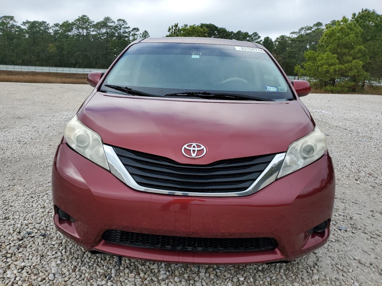 2011 Toyota Sienna - Image 5