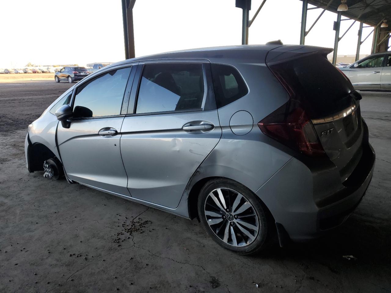 VIN 3HGGK5H86JM718099 2018 HONDA FIT no.2