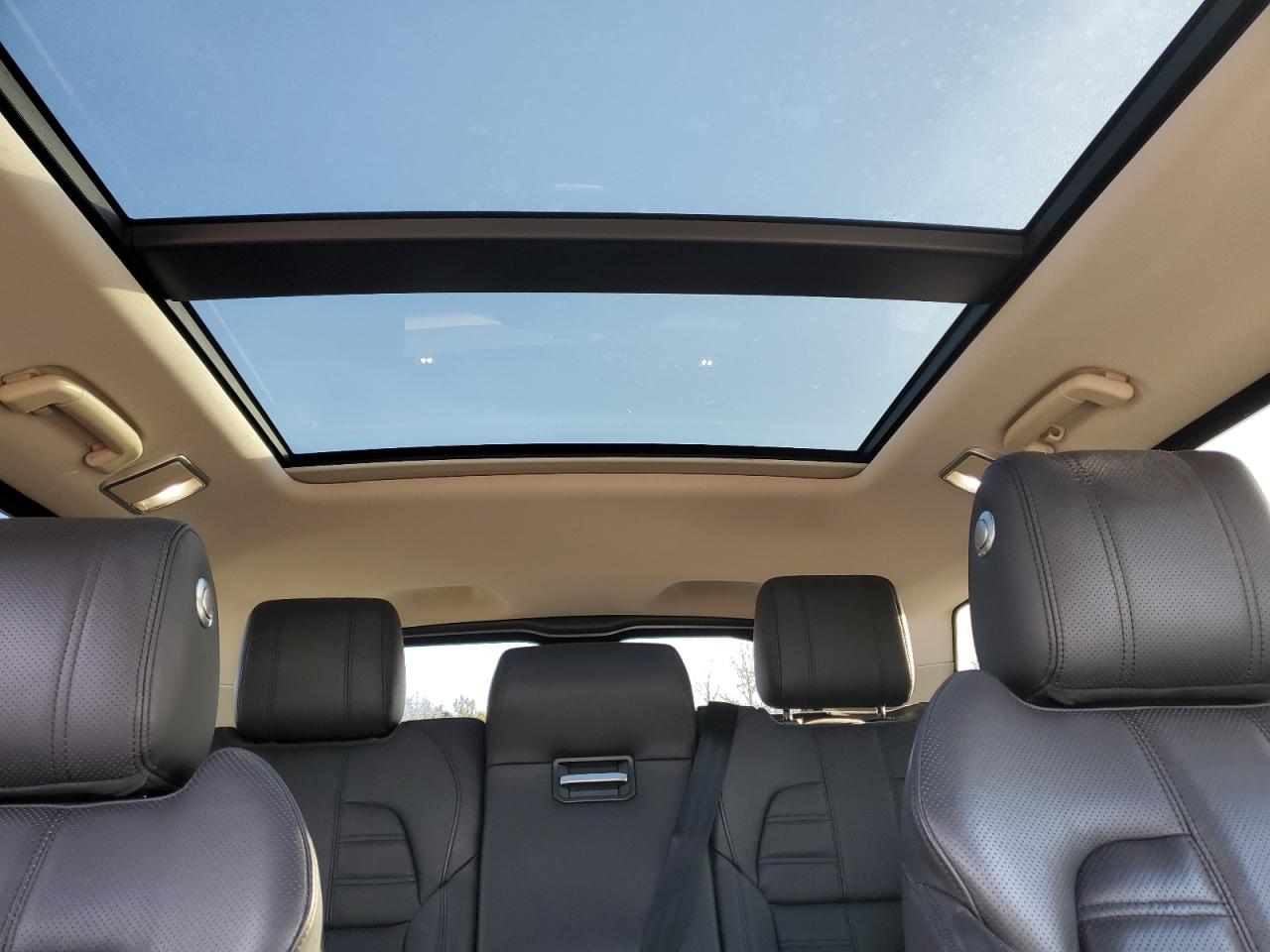 2017 Land Rover Range Rover - Image 10