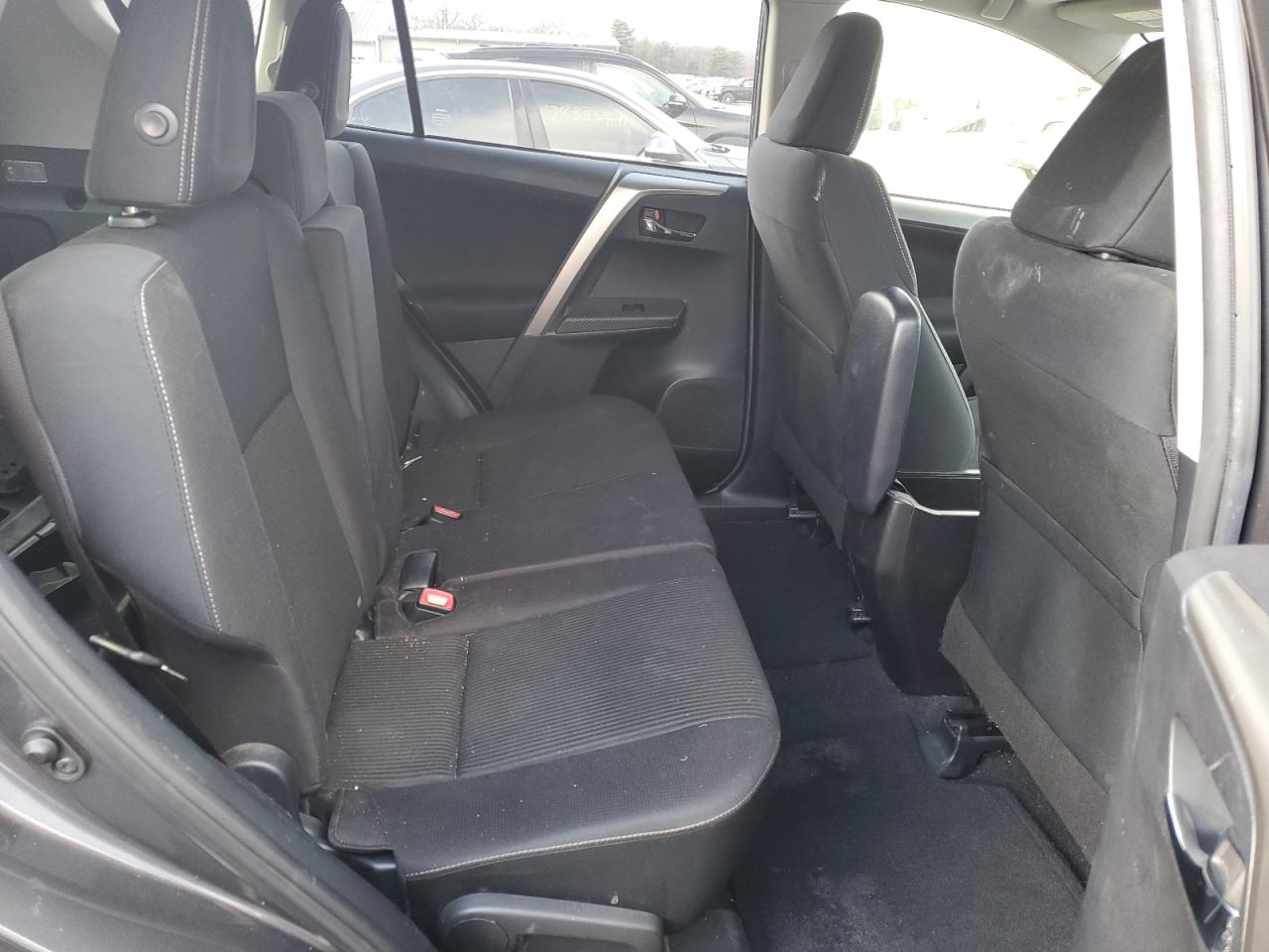 2015 Toyota RAV 4 - Image 10