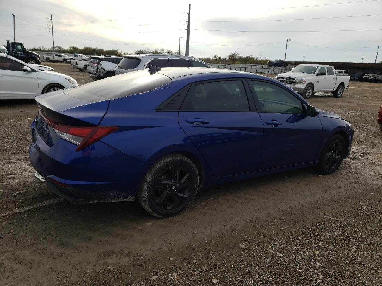 2021 Hyundai Elantra - Image 3