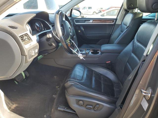 Паркетники VOLKSWAGEN TOUAREG 2012 Сірий