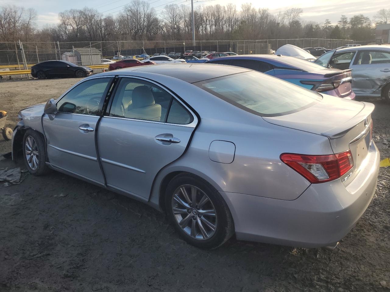 2007 Lexus ES - Image 2