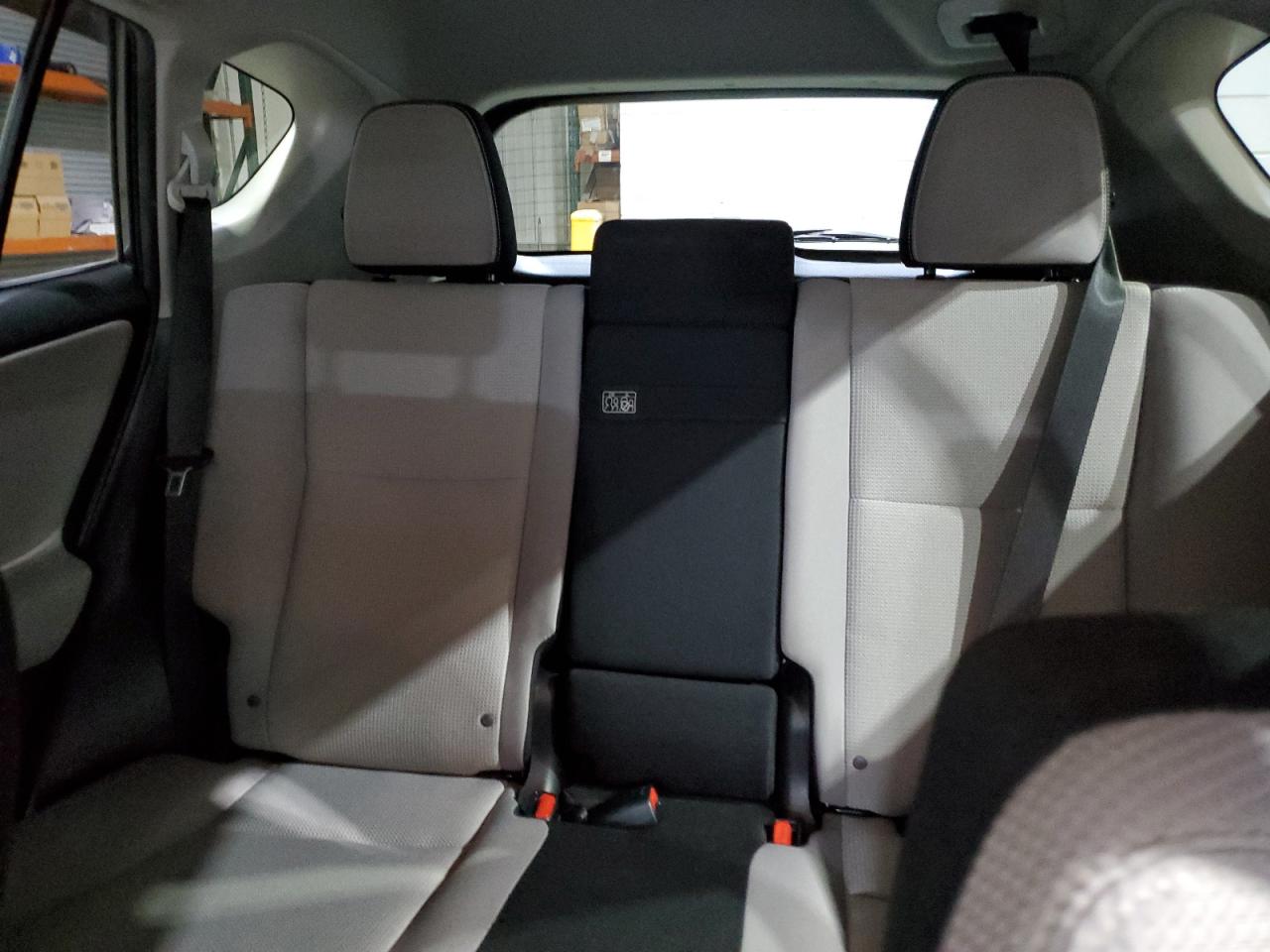 2018 Toyota RAV 4 - Image 10