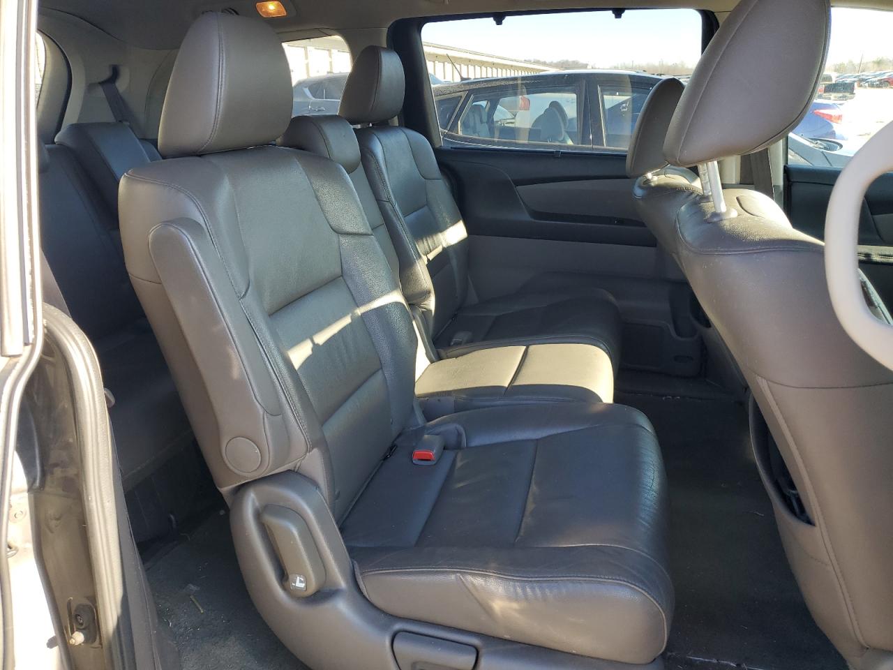 2015 Honda Odyssey - Image 11